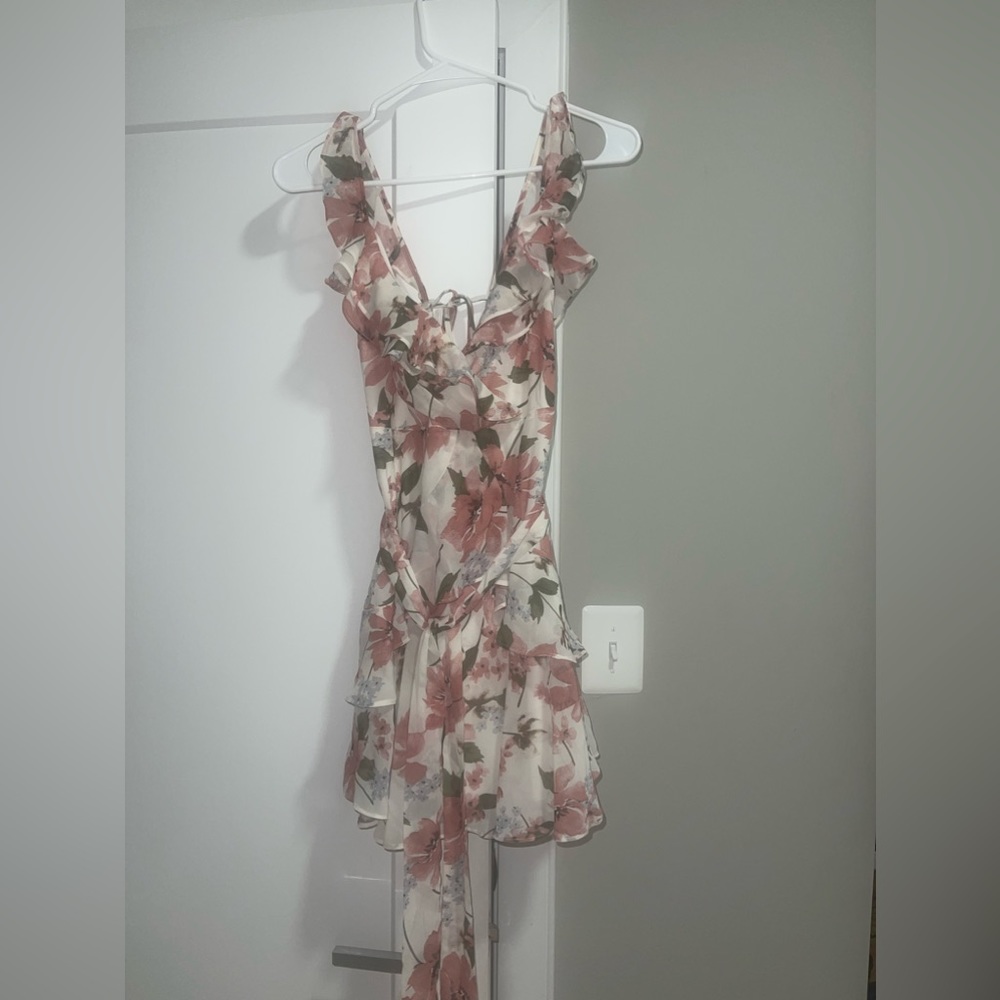 Brand: Fashion Nova, never worn, cute summer dress, light weight, floral pattern